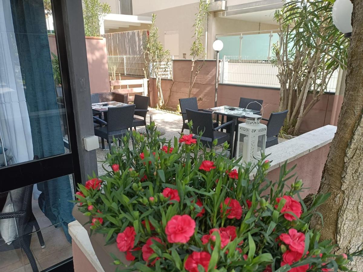 Hotel La Torre Cervia Esterno foto