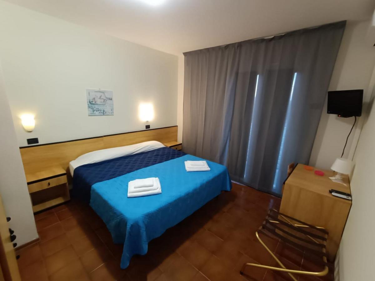 Hotel La Torre Cervia Esterno foto