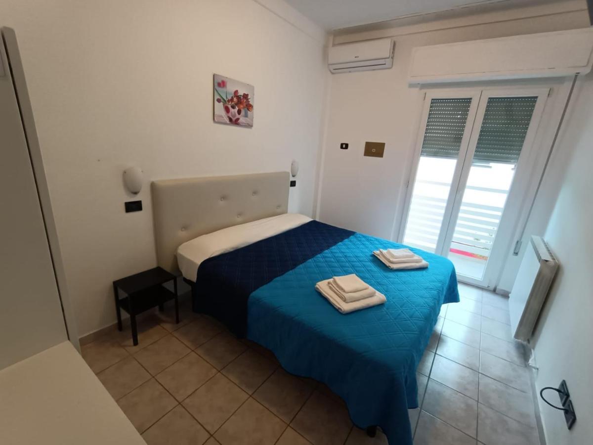 Hotel La Torre Cervia Esterno foto